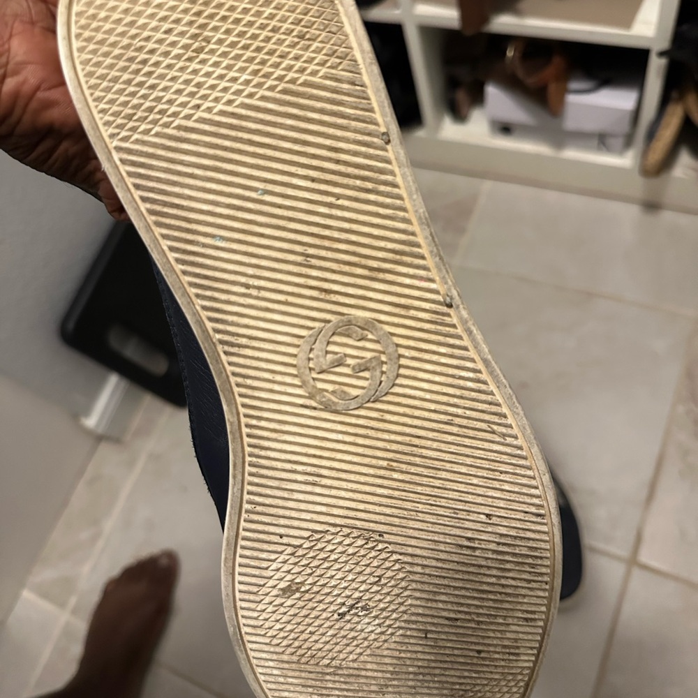 Gucci Beige GG Canvas with Black Leather Low-Top Sneakers - Picture 3 of 3